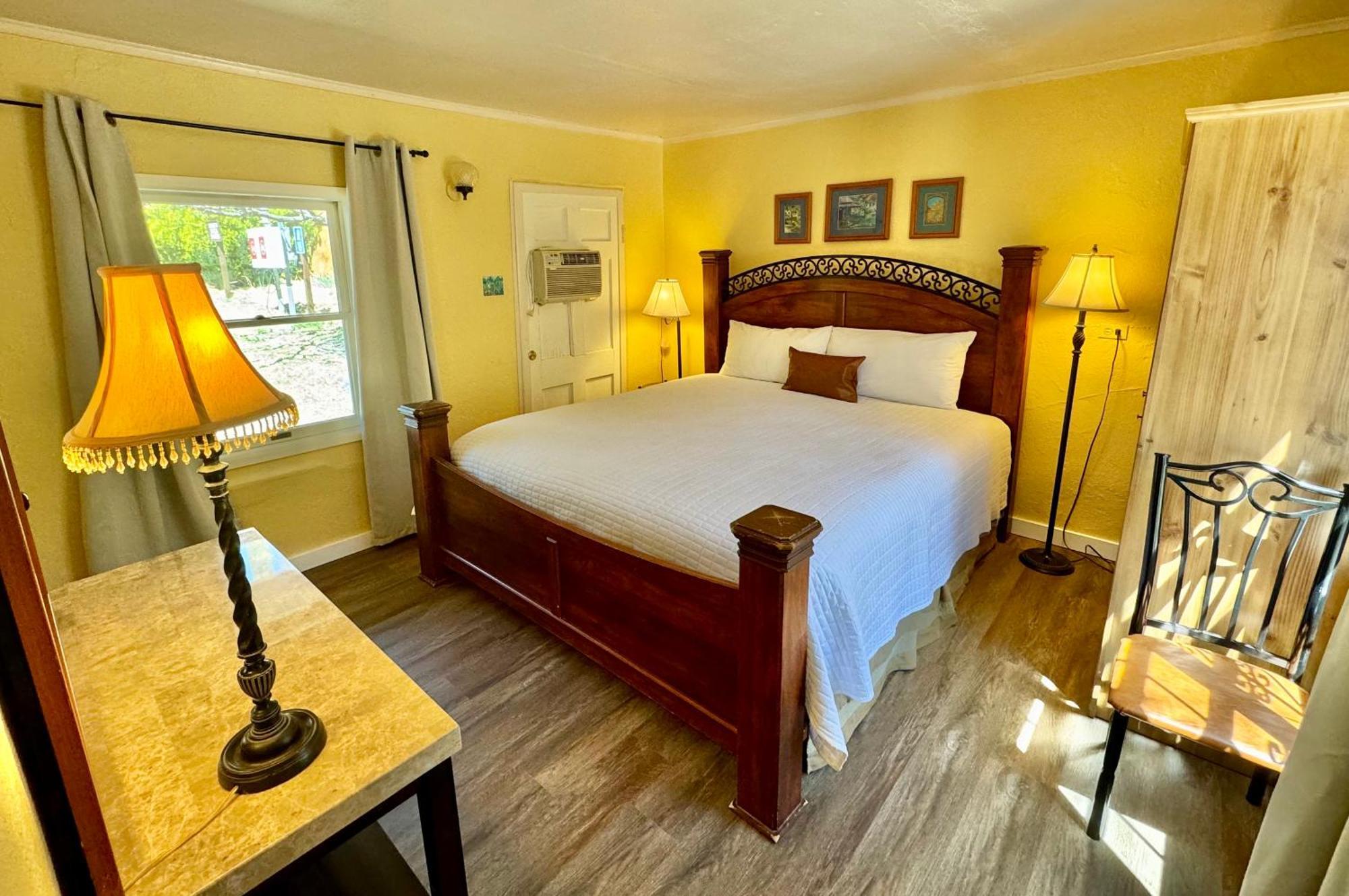 Mile High Ranch Hotel Bisbee Room photo